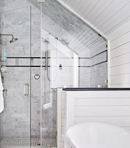 10 Asiaa, jotka sinun on tiedettävä ennen kuin rakennat DIY Walk-In Shower -suihkun