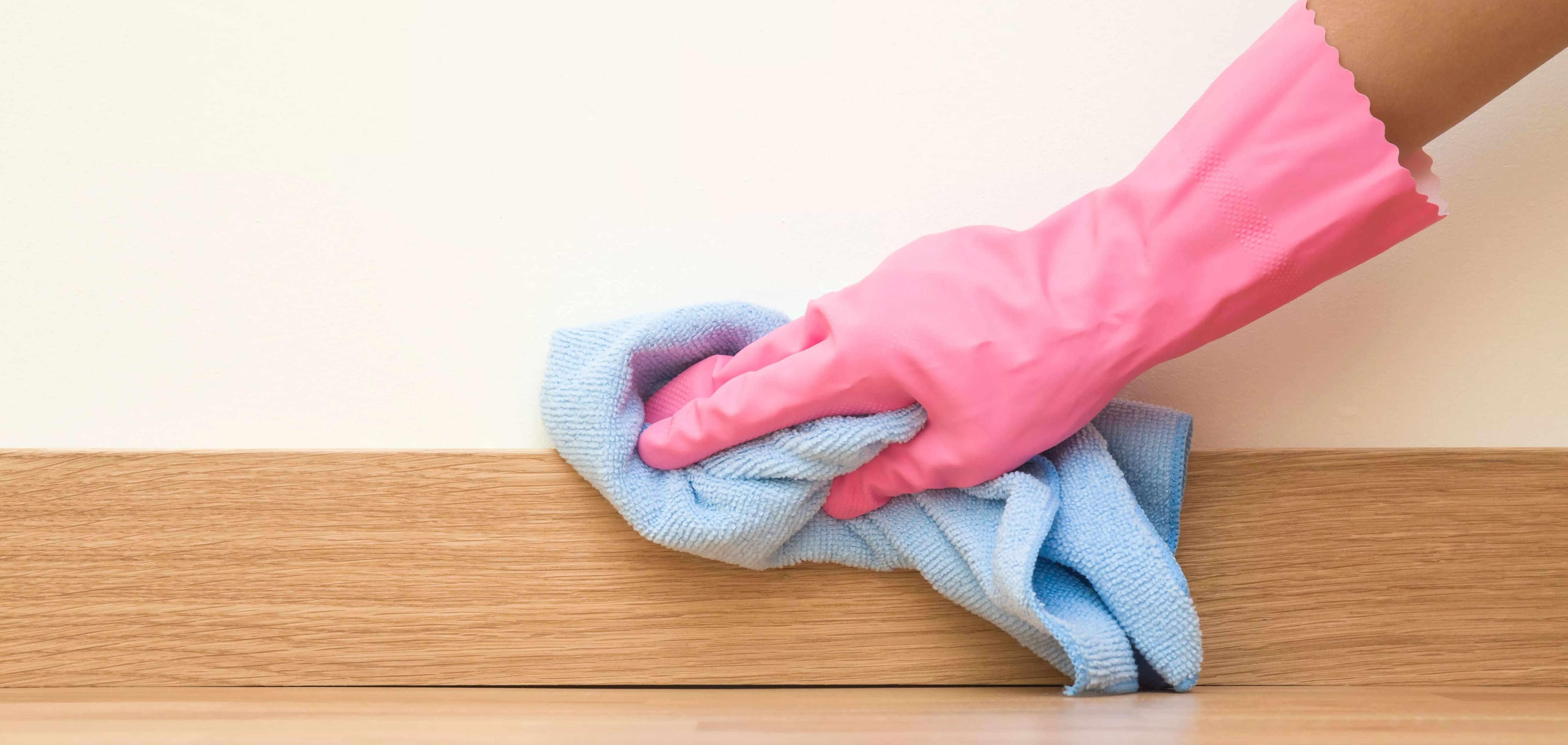 Kuinka puhdistaa pohjalevyt: 9 helppoa tapaa poistaa pöly ja lika