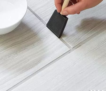 Kuinka laatoittaa ja laastittaa lattia?