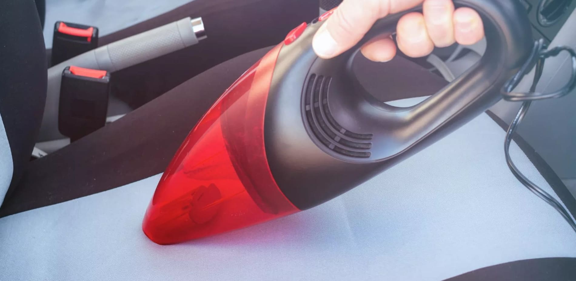 Kuinka puhdistaa auto niin, että se näyttää lähes upouudelta – vain 10 minuutissa
