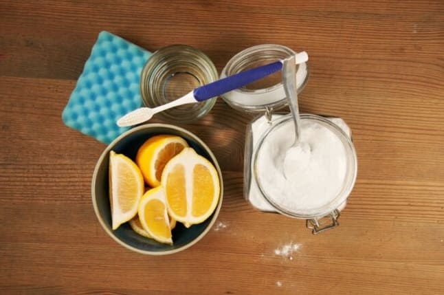 13 Yllättävää ruokakomeroesinettä, jotka luonnollisesti puhdistavat ja raikastavat kotiasi