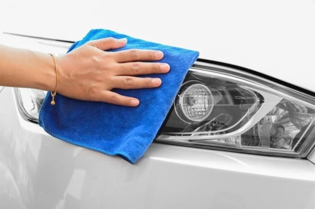 Ajovalojen puhdistaminen: 3 suosittua menetelmää