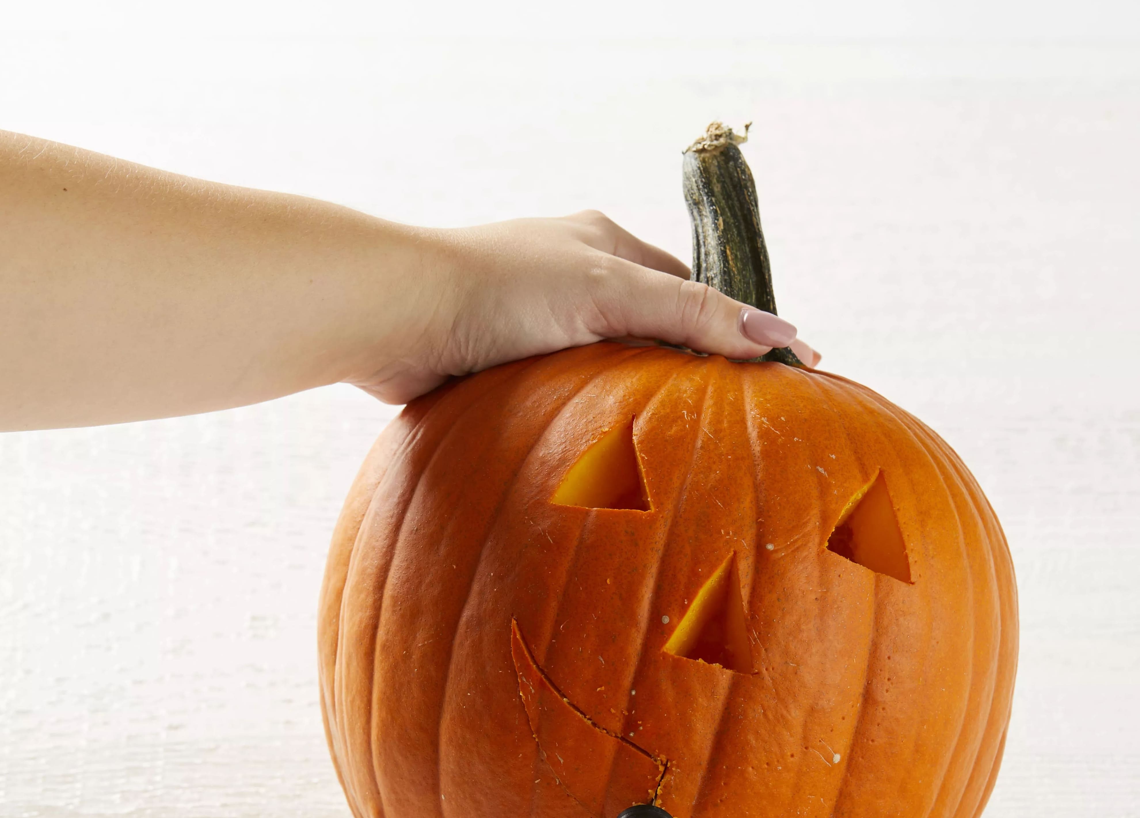 Kuinka kaivertaa kurpitsa, joka näyttää ammattimaiselta tänä Halloweenina?