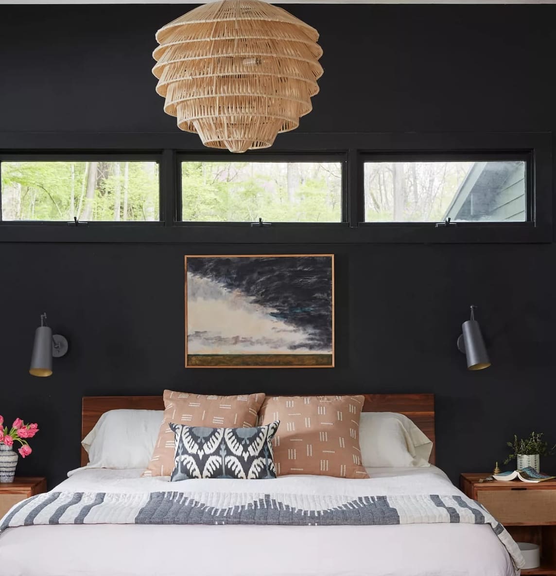 5 Asiantuntijan vinkkiä tumman värivalikoiman käyttämiseen kodissasi